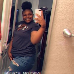 Meet your Posher, Amia